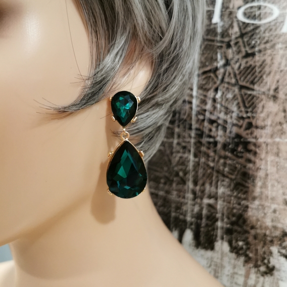Emerald crystal earrings, princess Diana earrings, emerald crystal earrings,roya - Picture 6 of 6